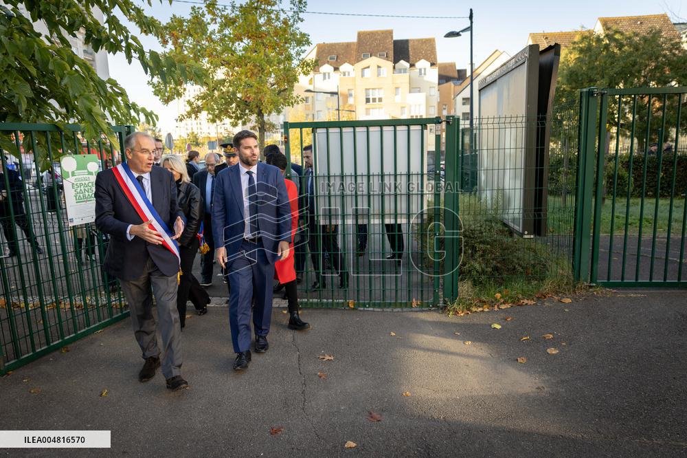 Vincent Jeanbrun visits sensitive HLM neighborhoods - Around Melun AJ