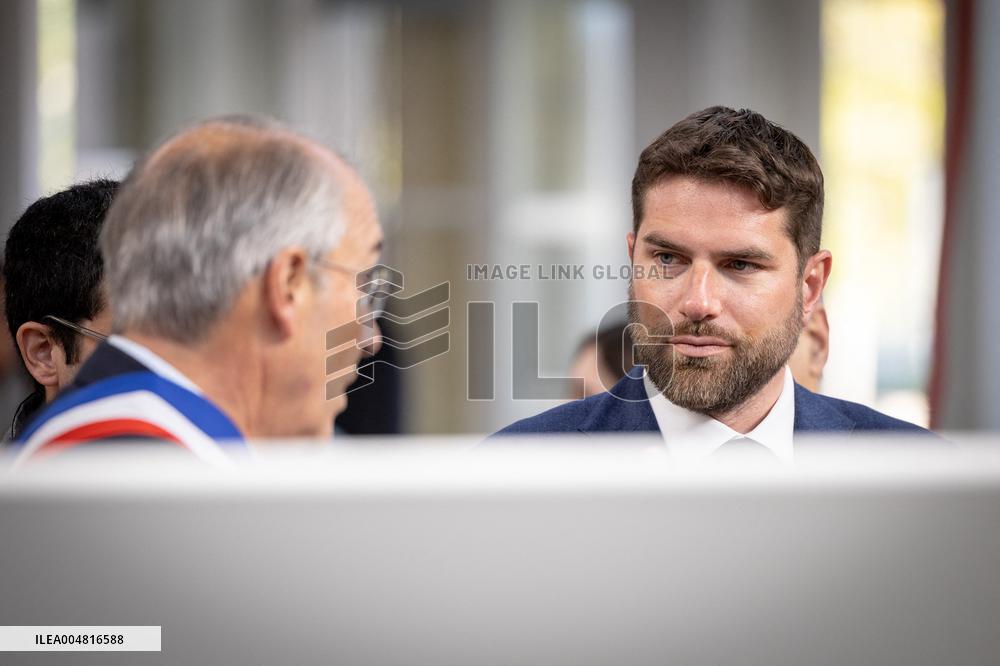 Vincent Jeanbrun visits sensitive HLM neighborhoods - Around Melun AJ