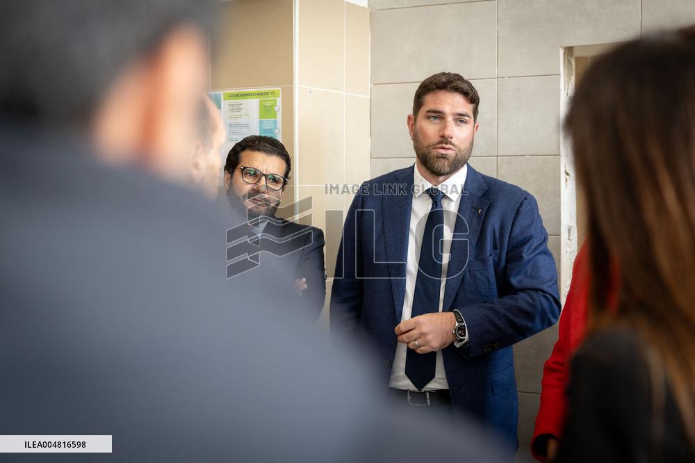 Vincent Jeanbrun visits sensitive HLM neighborhoods - Around Melun AJ