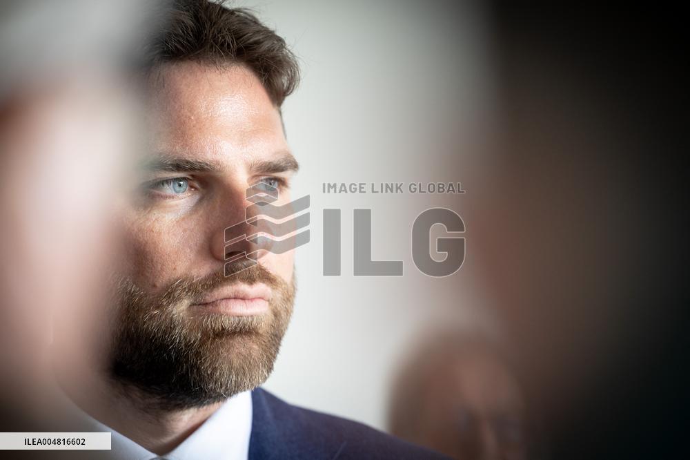 Vincent Jeanbrun visits sensitive HLM neighborhoods - Around Melun AJ