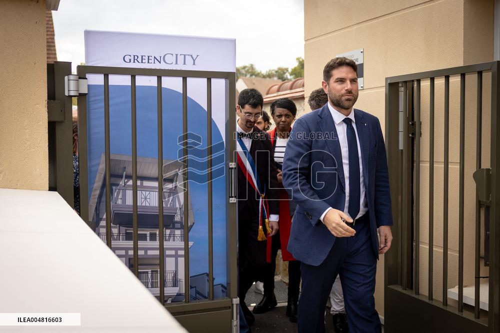 Vincent Jeanbrun visits sensitive HLM neighborhoods - Around Melun AJ