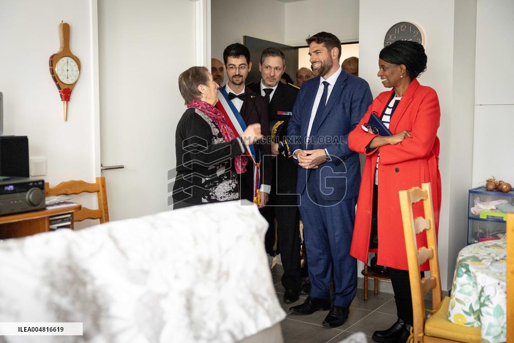 Vincent Jeanbrun visits sensitive HLM neighborhoods - Around Melun AJ