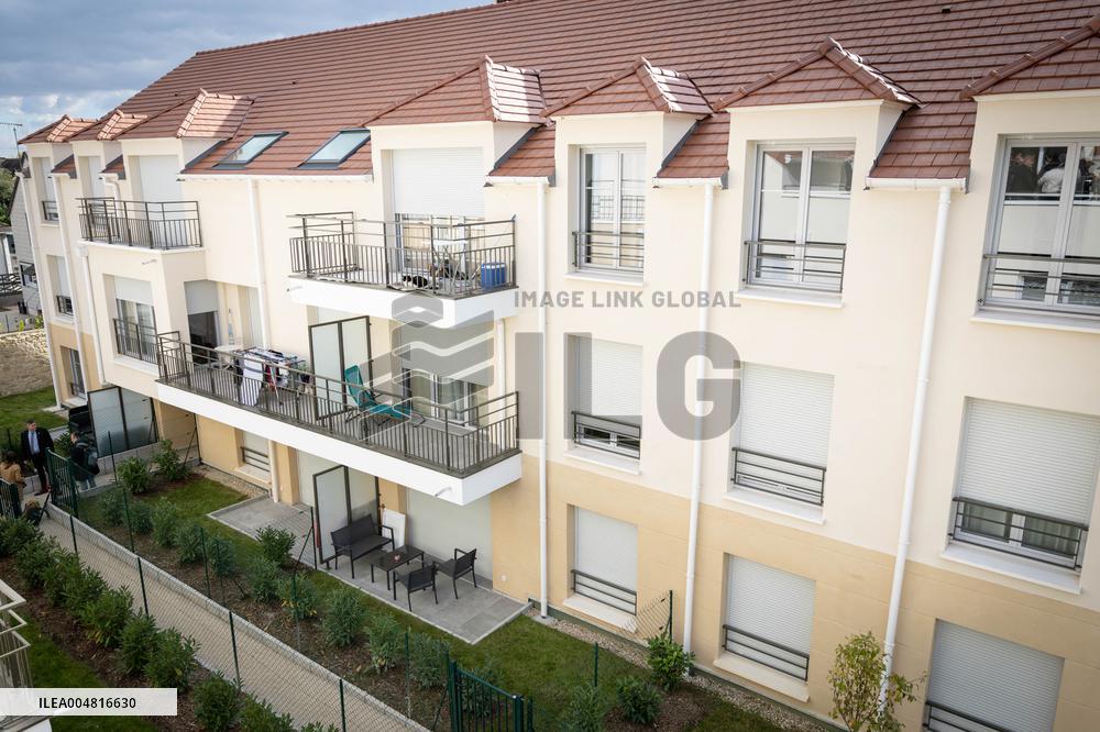 Vincent Jeanbrun visits sensitive HLM neighborhoods - Around Melun AJ