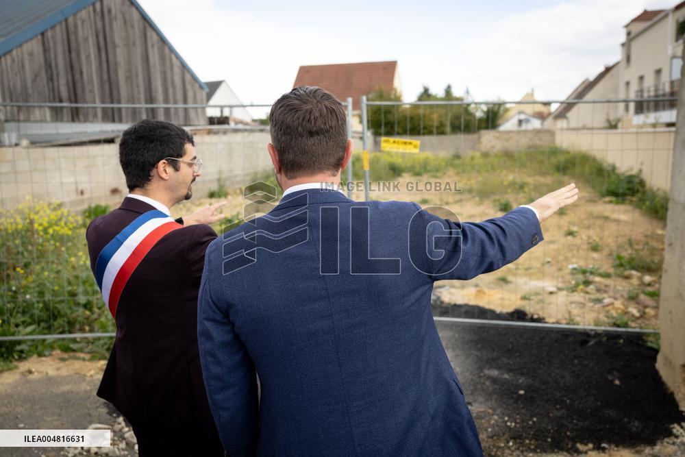 Vincent Jeanbrun visits sensitive HLM neighborhoods - Around Melun AJ