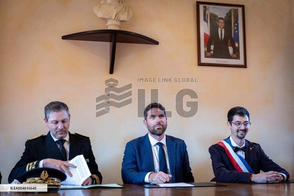 Vincent Jeanbrun visits sensitive HLM neighborhoods - Around Melun AJ