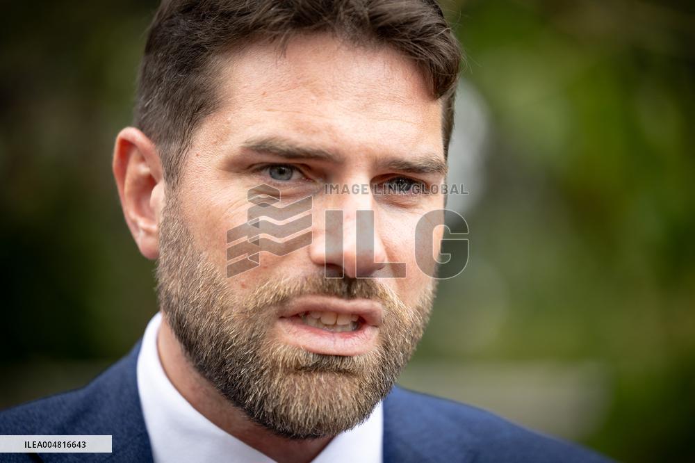 Vincent Jeanbrun visits sensitive HLM neighborhoods - Around Melun AJ