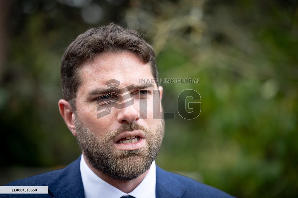 Vincent Jeanbrun visits sensitive HLM neighborhoods - Around Melun AJ