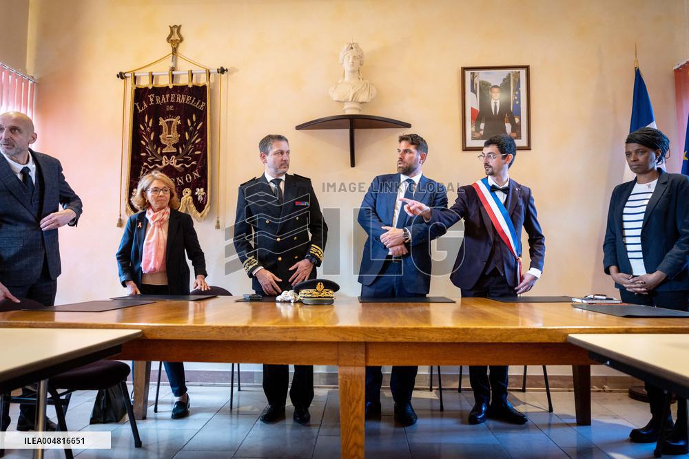 Vincent Jeanbrun visits sensitive HLM neighborhoods - Around Melun AJ