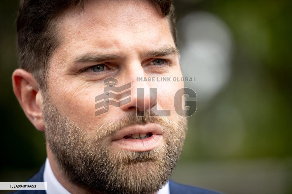 Vincent Jeanbrun visits sensitive HLM neighborhoods - Around Melun AJ