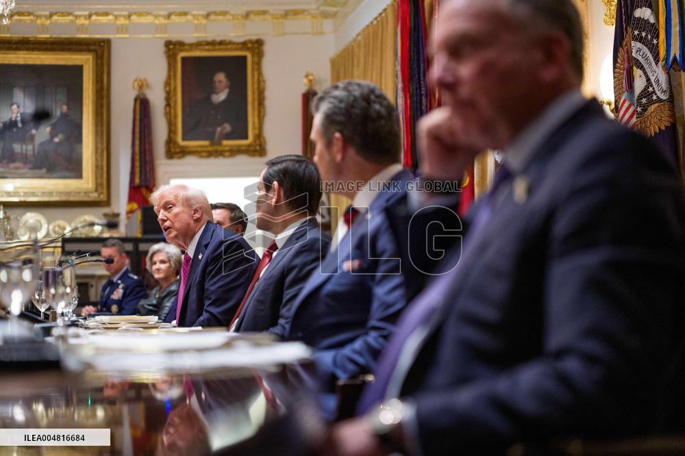 DC: President Trump hosts Bilateral Lunch with the President of Ukraine