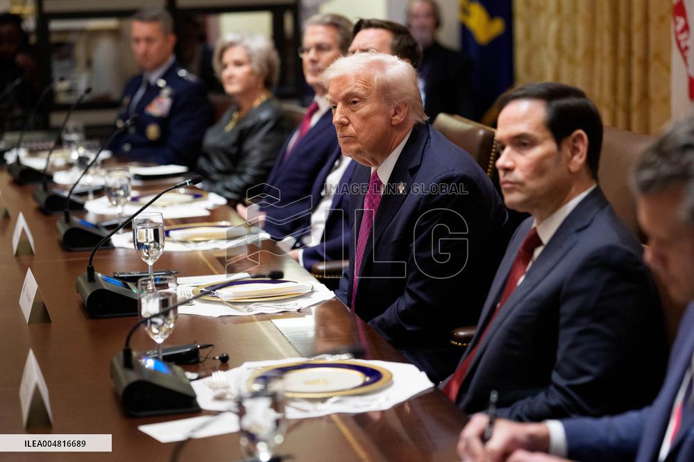 DC: President Trump hosts Bilateral Lunch with the President of Ukraine