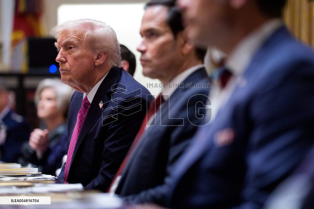 DC: President Trump hosts Bilateral Lunch with the President of Ukraine