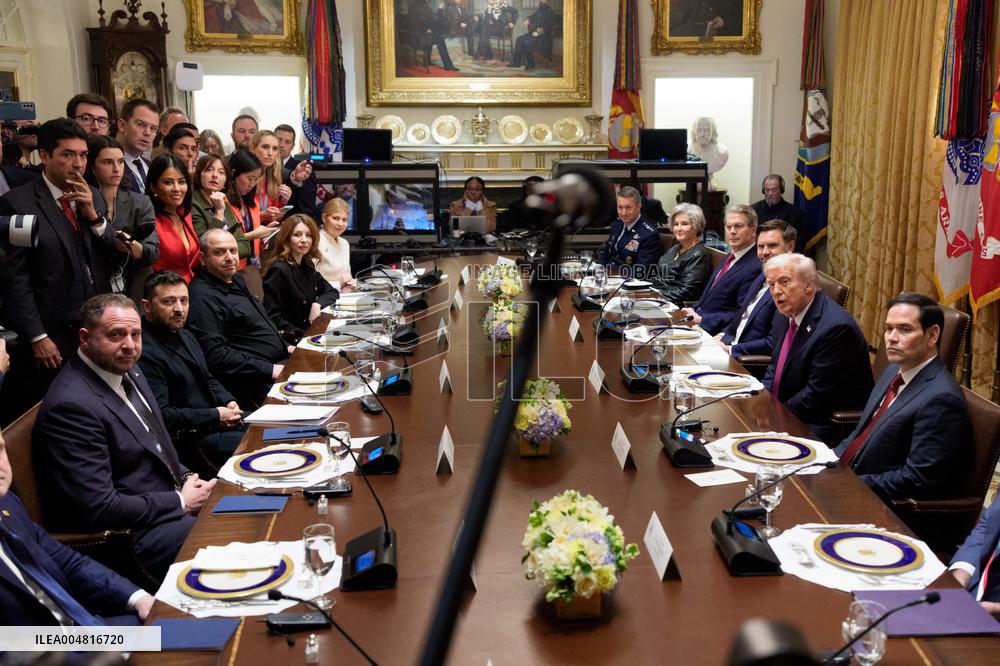 DC: President Trump hosts Bilateral Lunch with the President of Ukraine