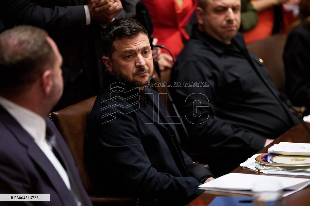 DC: President Trump hosts Bilateral Lunch with the President of Ukraine