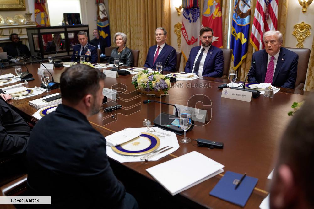 DC: President Trump hosts Bilateral Lunch with the President of Ukraine