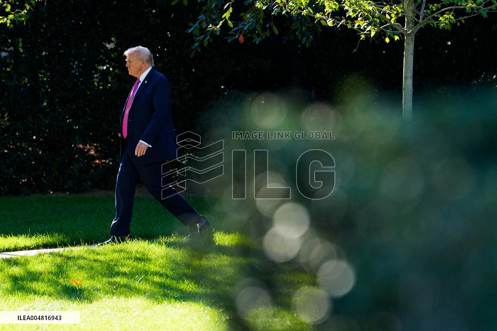 DC: President Trump Departs White House for Florida