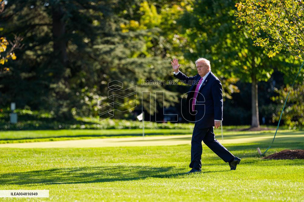 DC: President Trump Departs White House for Florida