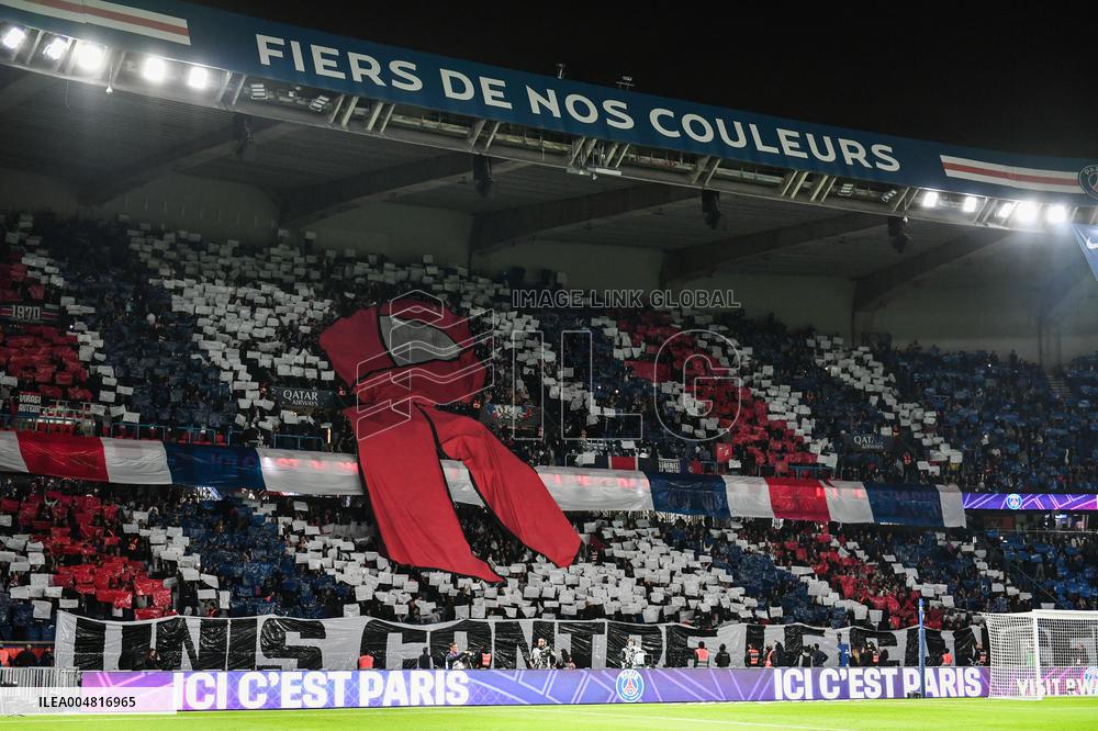 October rose at PSG - FA