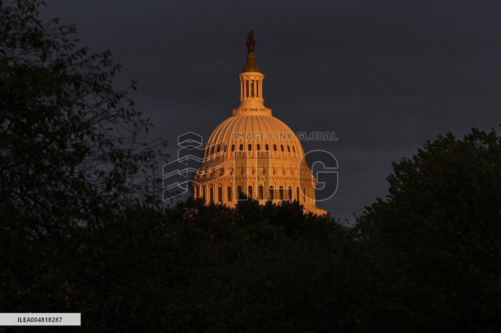 Illustration - US Government Shutdown - Day 18 - DC