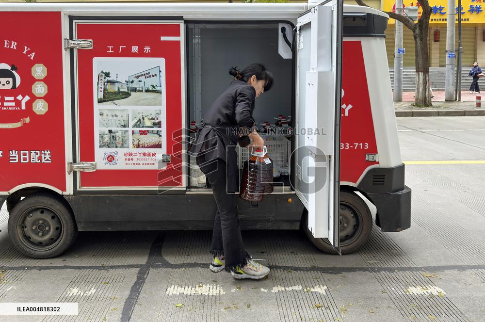 Unmanned Delivery Vehicle