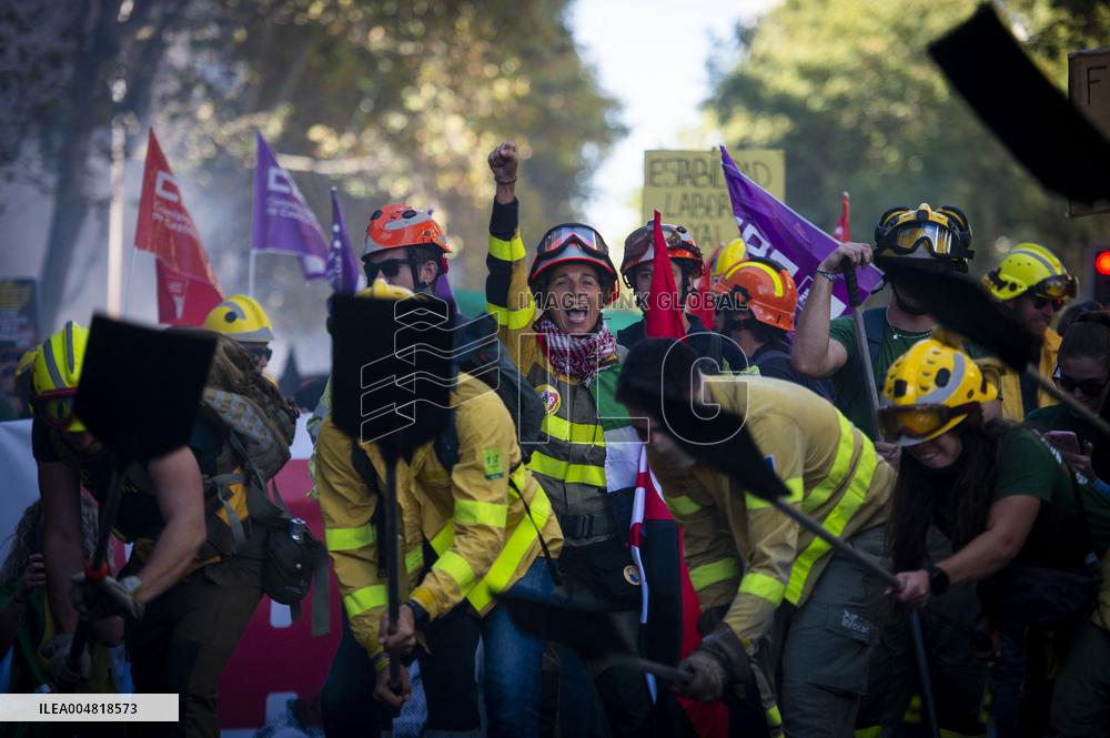 Demonstration of Forest Firefighters - Madrid