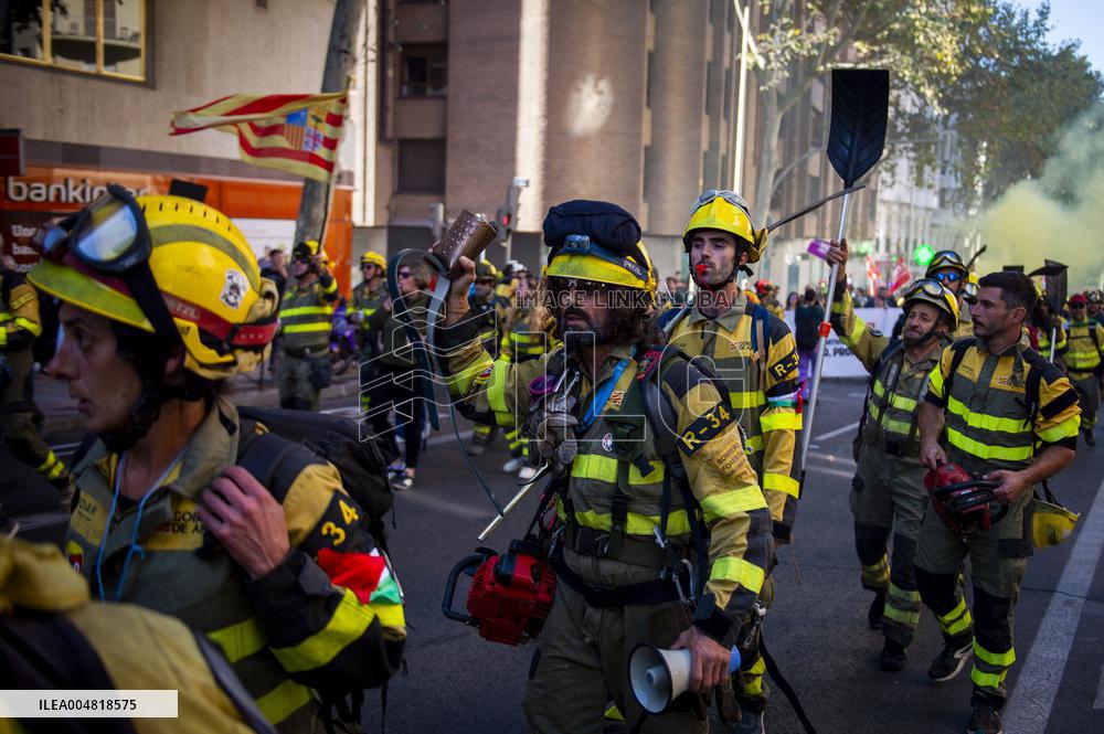 Demonstration of Forest Firefighters - Madrid