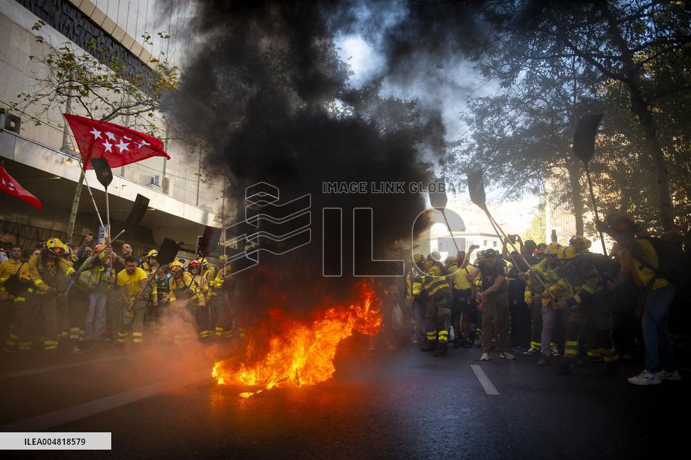 Demonstration of Forest Firefighters - Madrid