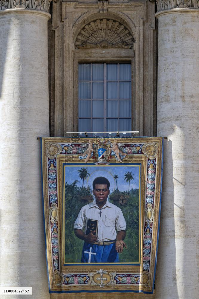 Official Portraits Of The Seven New Saints - Vatican