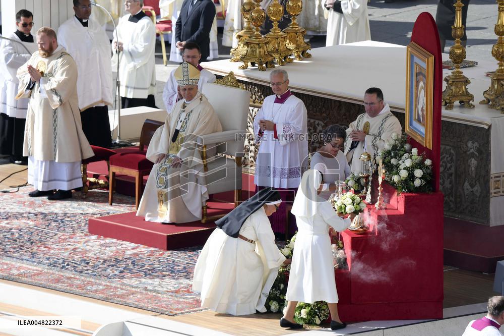 Pope Leo XIV Leads Mass For The Canonization Of 7 New Saints - Vatican