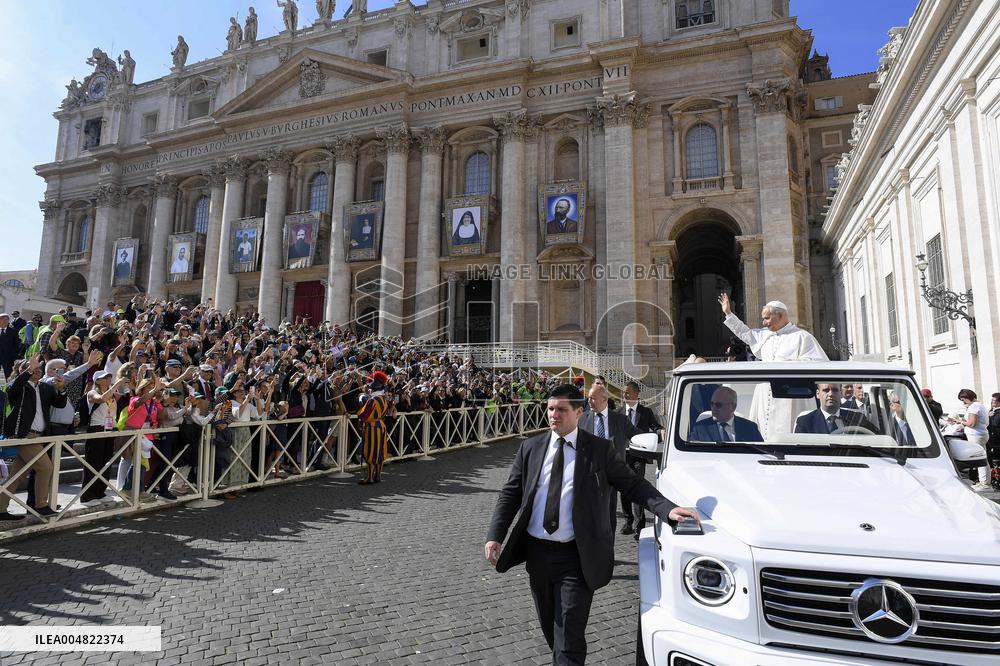Pope Leo XIV Leads Mass For The Canonization Of 7 New Saints - Vatican