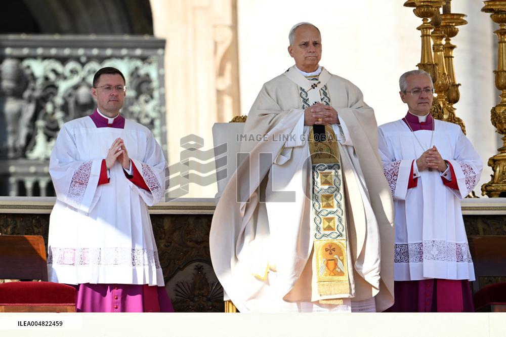 Pope Leo XIV Leads Mass For The Canonization Of 7 New Saints - Vatican