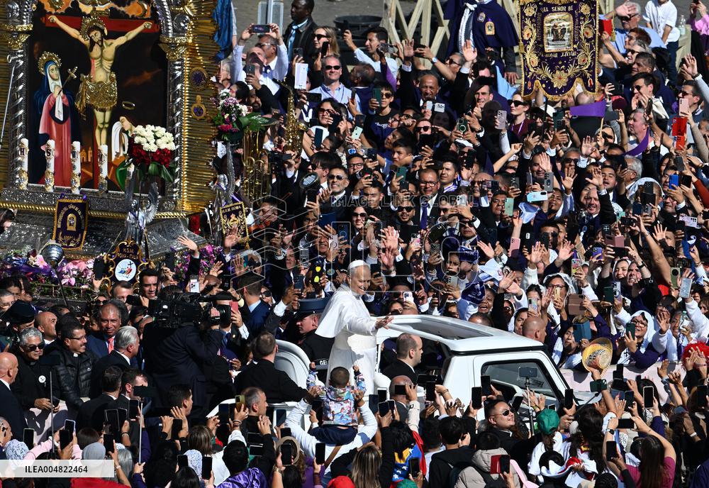 Pope Leo XIV Leads Mass For The Canonization Of 7 New Saints - Vatican