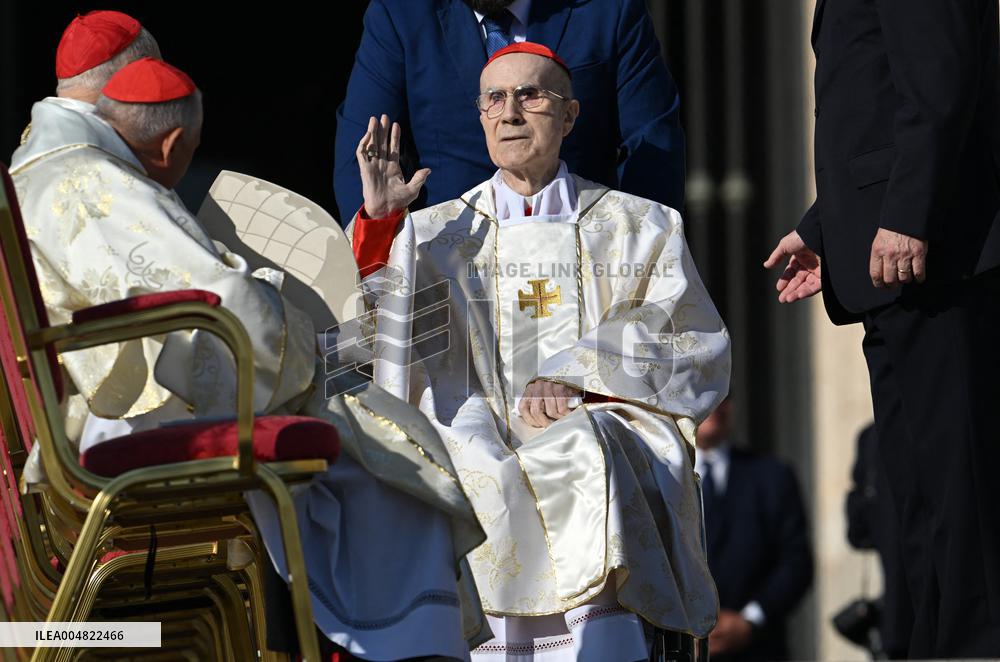 Pope Leo XIV Leads Mass For The Canonization Of 7 New Saints - Vatican