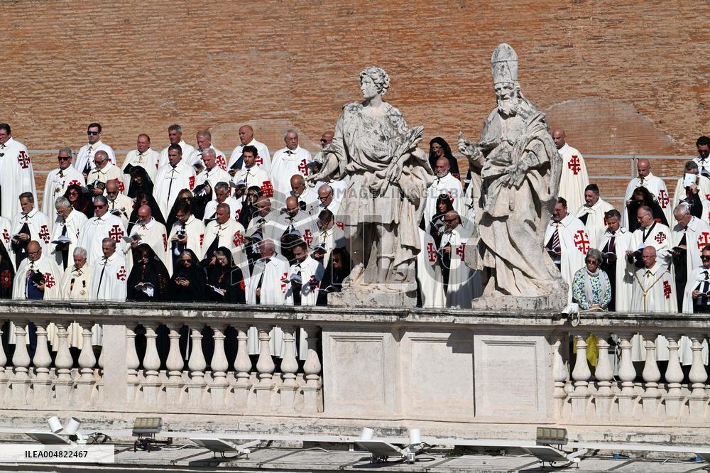 Pope Leo XIV Leads Mass For The Canonization Of 7 New Saints - Vatican