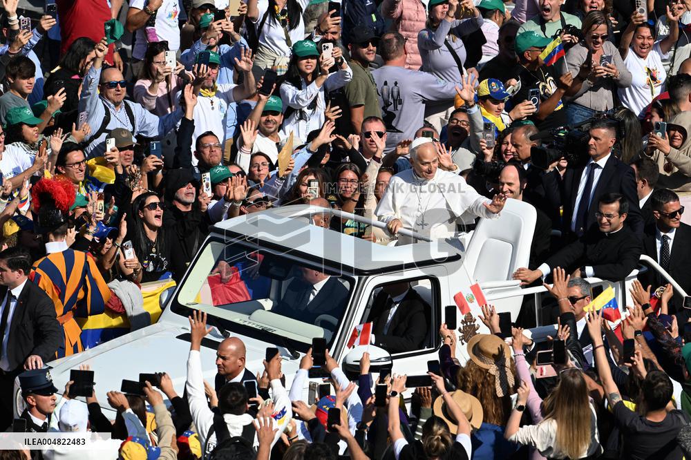 Pope Leo XIV Leads Mass For The Canonization Of 7 New Saints - Vatican
