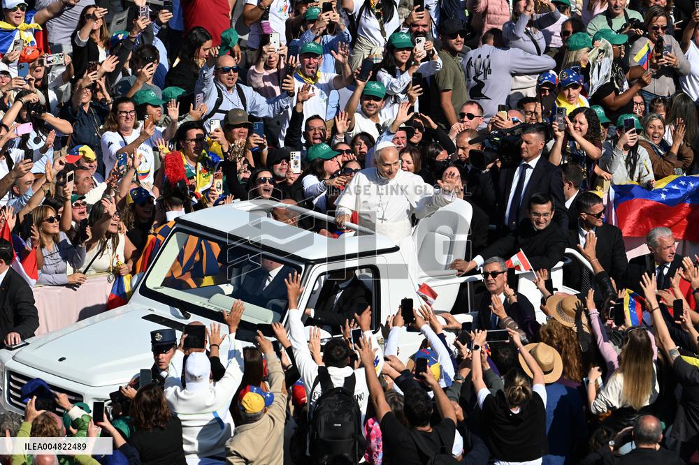 Pope Leo XIV Leads Mass For The Canonization Of 7 New Saints - Vatican