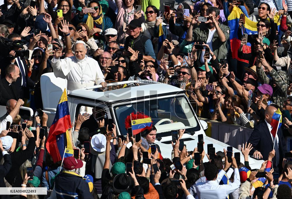 Pope Leo XIV Leads Mass For The Canonization Of 7 New Saints - Vatican