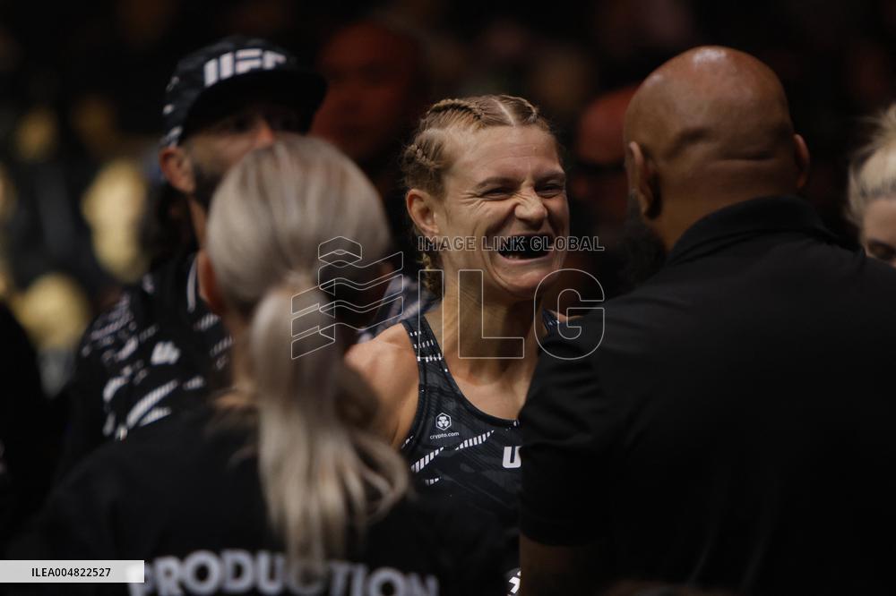 UFC Fight Night 262 - Allen v De Ridder