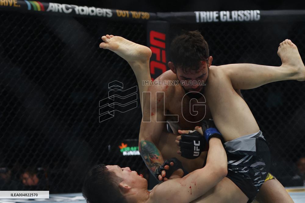 UFC Fight Night 262 - Allen v De Ridder