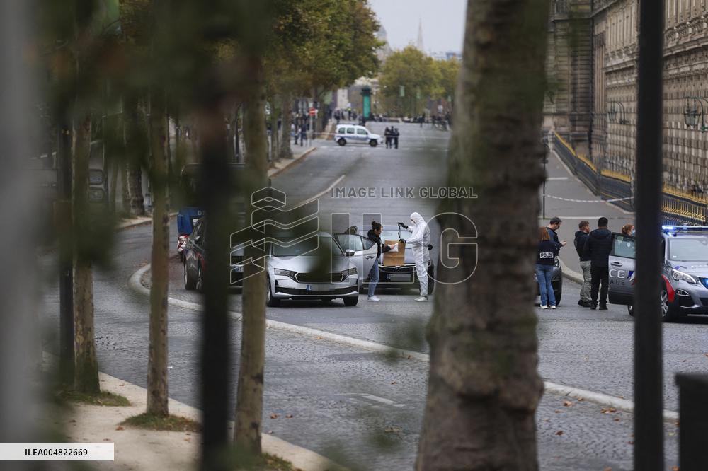 Robbery at the Louvre Museum - Paris
