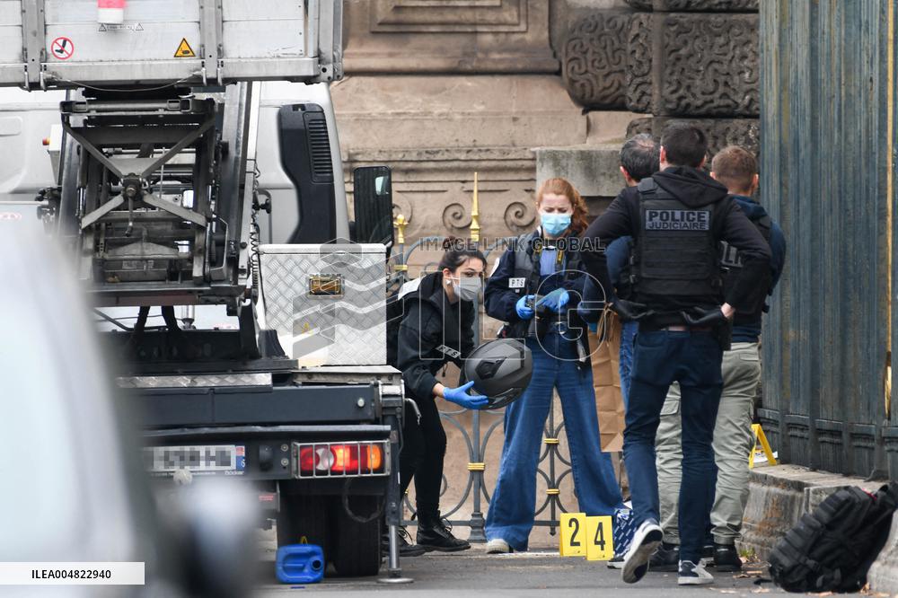 Conviction Pieces of the Robbery at the Louvre Museum - Paris