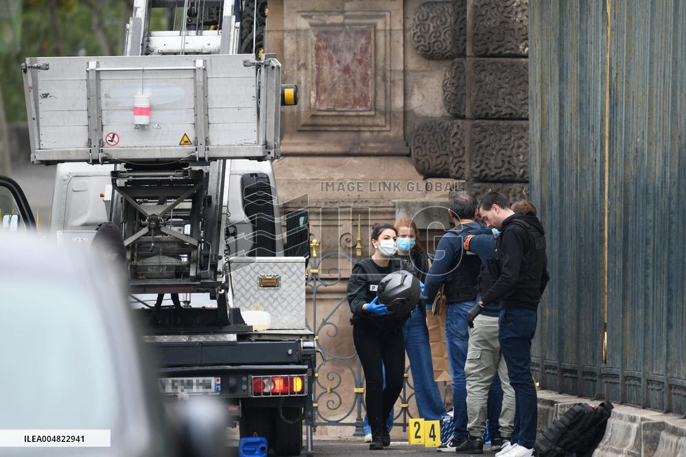 Conviction Pieces of the Robbery at the Louvre Museum - Paris