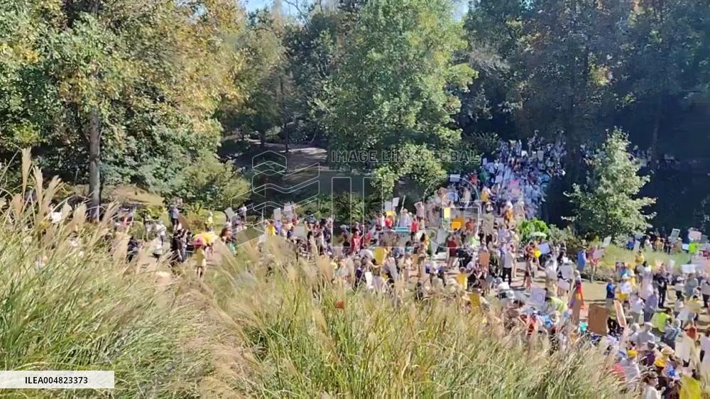 US: ‘No Kings’ Protests Sweep Nation Against Trump Administration 3