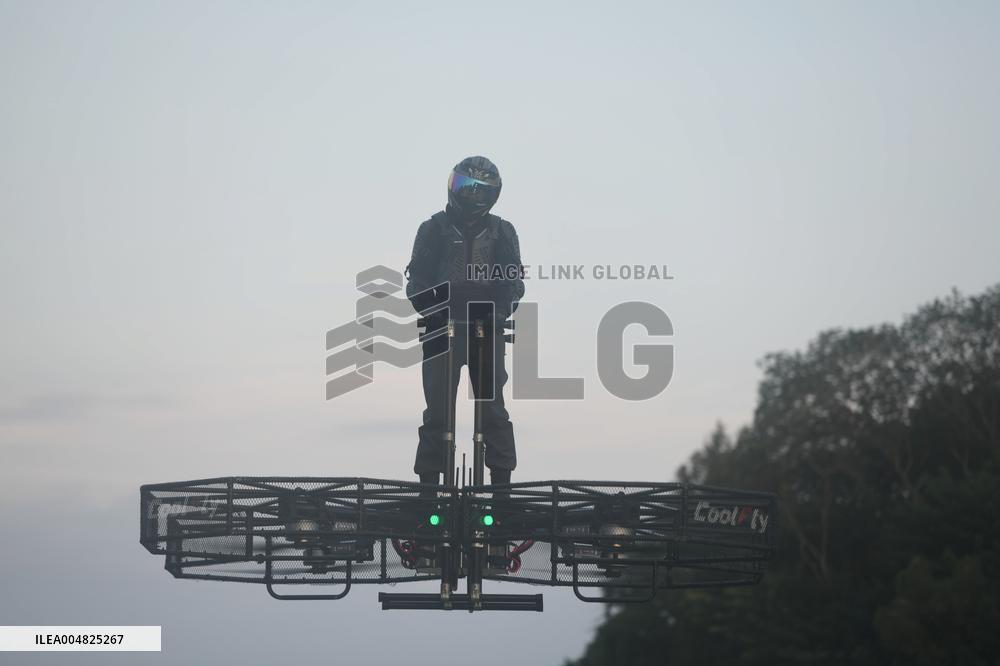 Manned Near-earth Vehicle