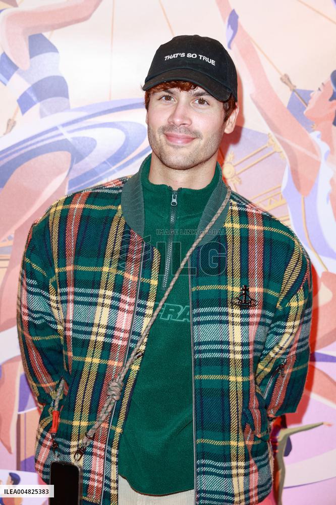 Tempo New Cirque D Hiver Bouglione - Paris