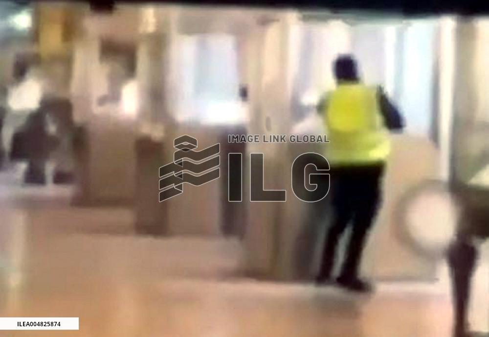 CCTV Images of The Louvre Museum Robbery - Paris