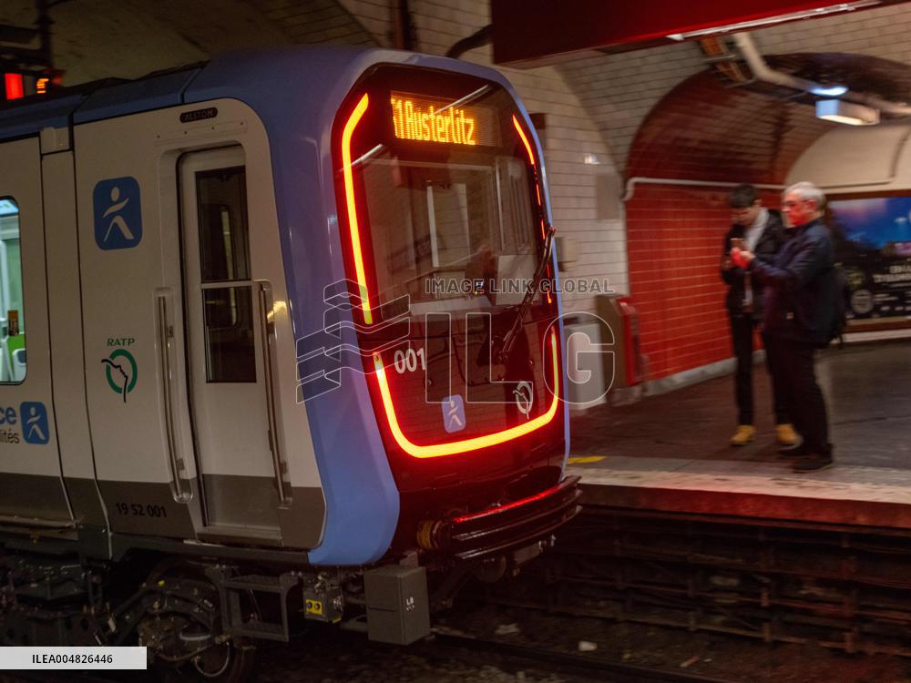 The New Trains on Metro Line 10 - Paris