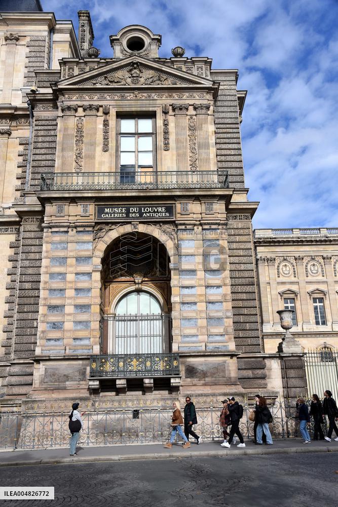 Day after Robbery of the closed Louvre Museum - Paris