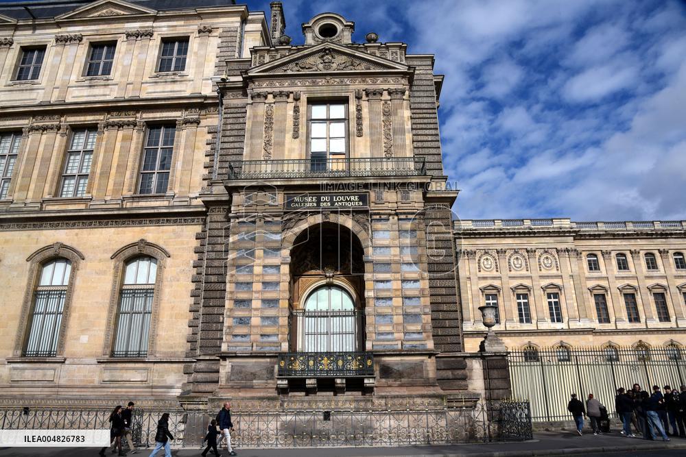 Day after Robbery of the closed Louvre Museum - Paris