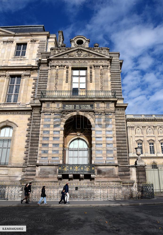 Day after Robbery of the closed Louvre Museum - Paris
